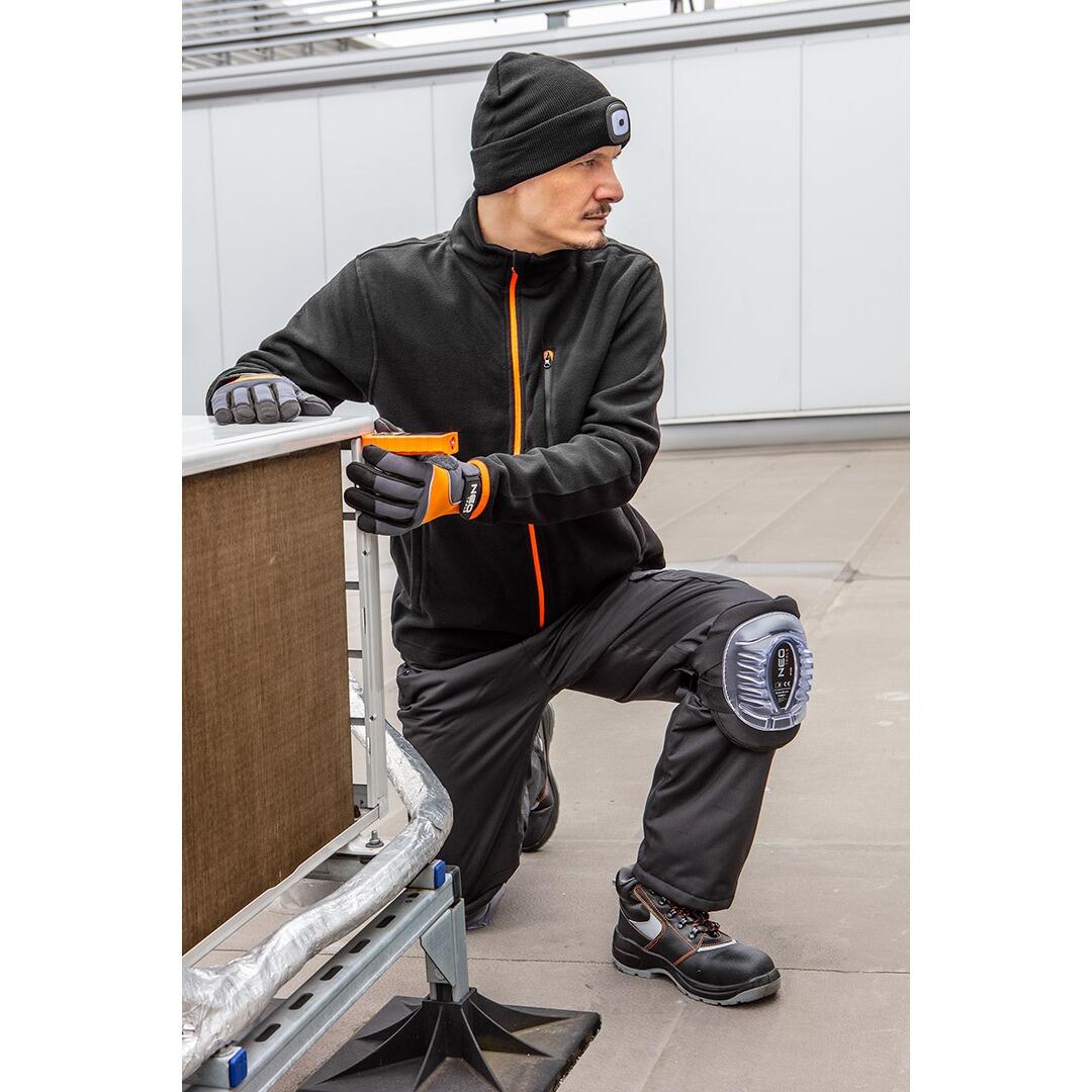 Bluza polar de lucru NEO Outdoor purtata la lucru