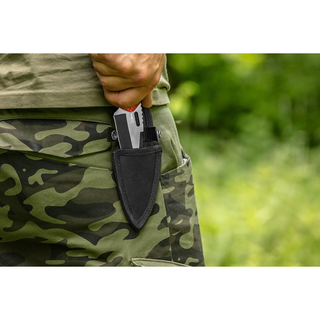 Cutitul tactic Survival NEO purtat in teaca, prins pe curea