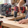 Masina de gaurit si insurubat cu acumulator 20V brushless Worcraft la gaurirea unei placi de lemn